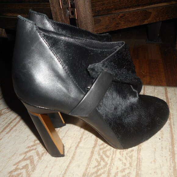 NEW Derek Lam black leather and cow hair booties, size 8 - Picture 2 of 11